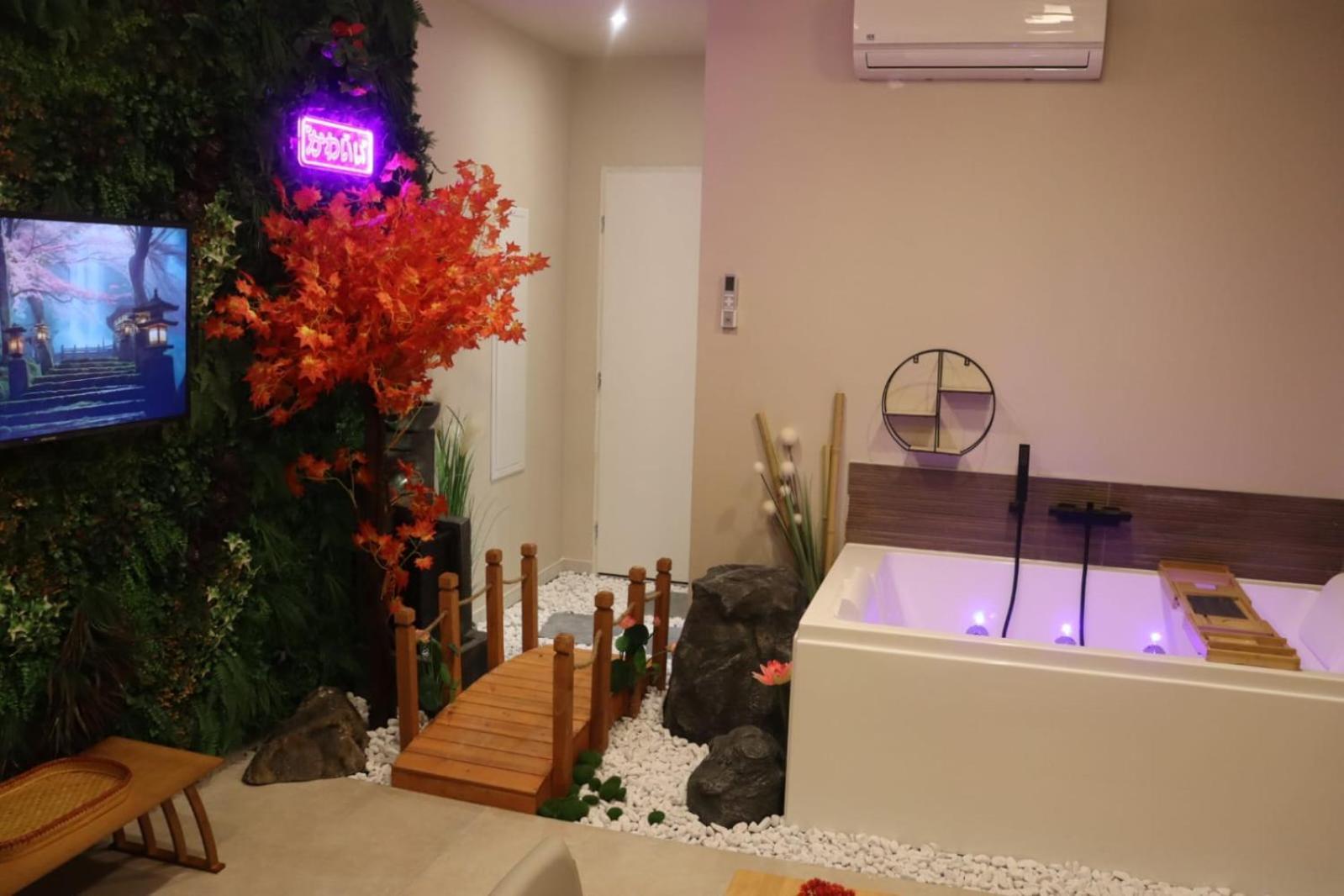 Loveroom Japon Avec Balneotherapie Toulon Exterior foto
